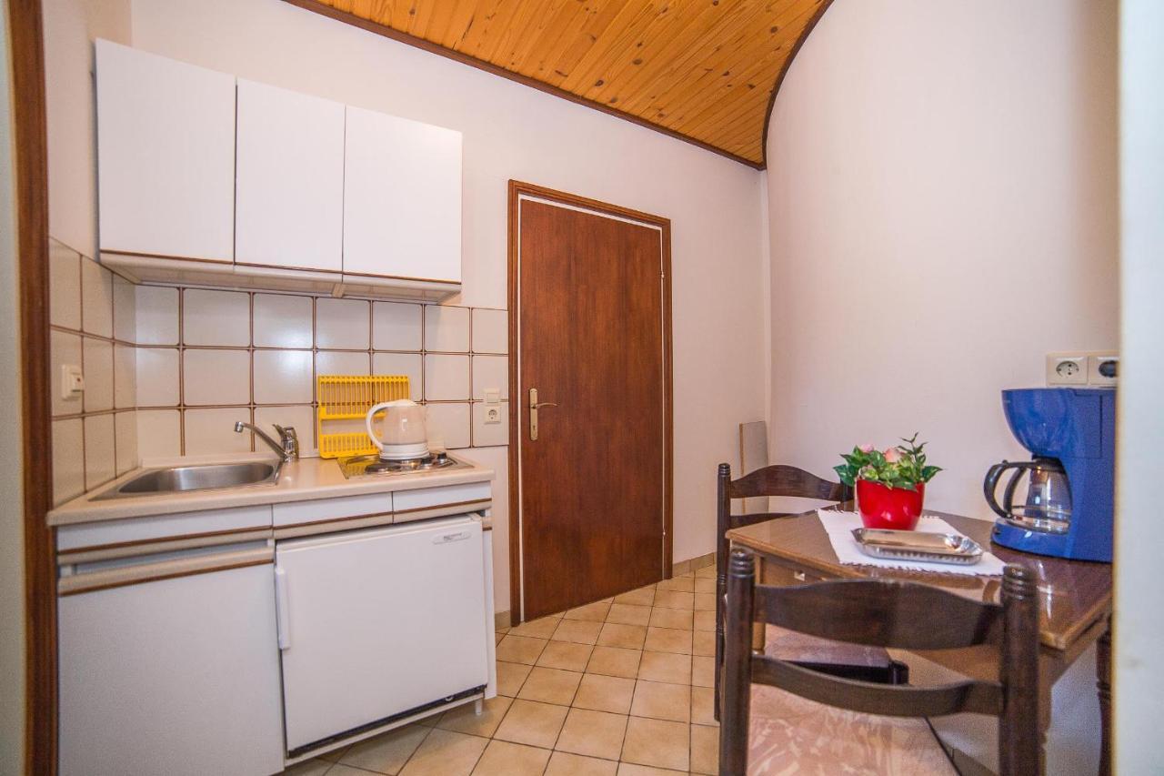 Apartments Pahljina Palit エクステリア 写真